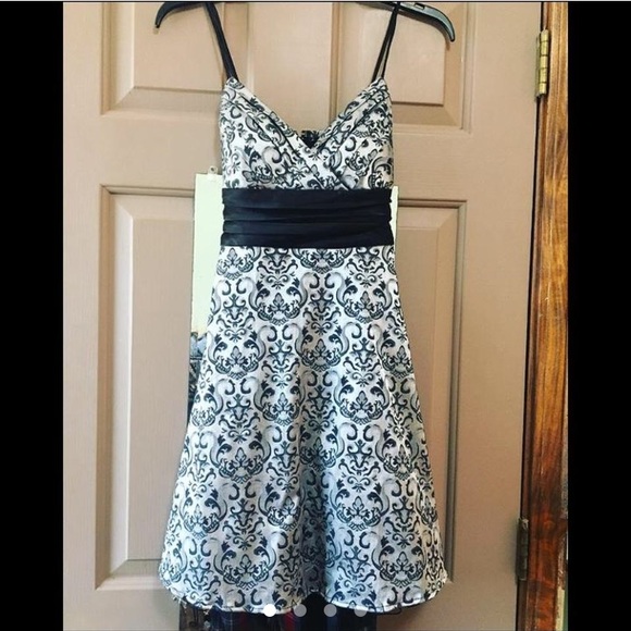 Silver & Black 00s Speechless Mini Formal Dress - Picture 3 of 10